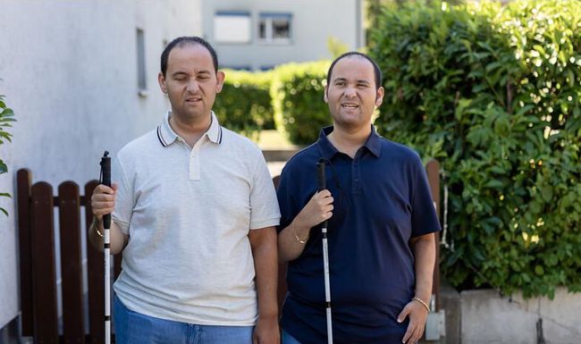 Trotz KV-Ausbildung finden diese sehbehinderten Zwillinge keinen Job