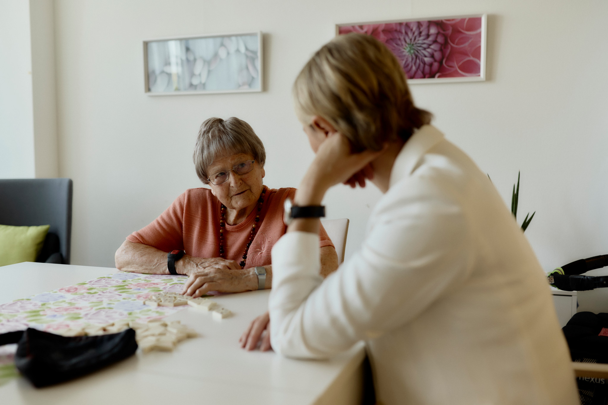 Tag der Pflege in Winterthur: Natalie Rickli zu 91-Jähriger: «Sie lassen mich jetzt aber nicht gewinnen, oder?»