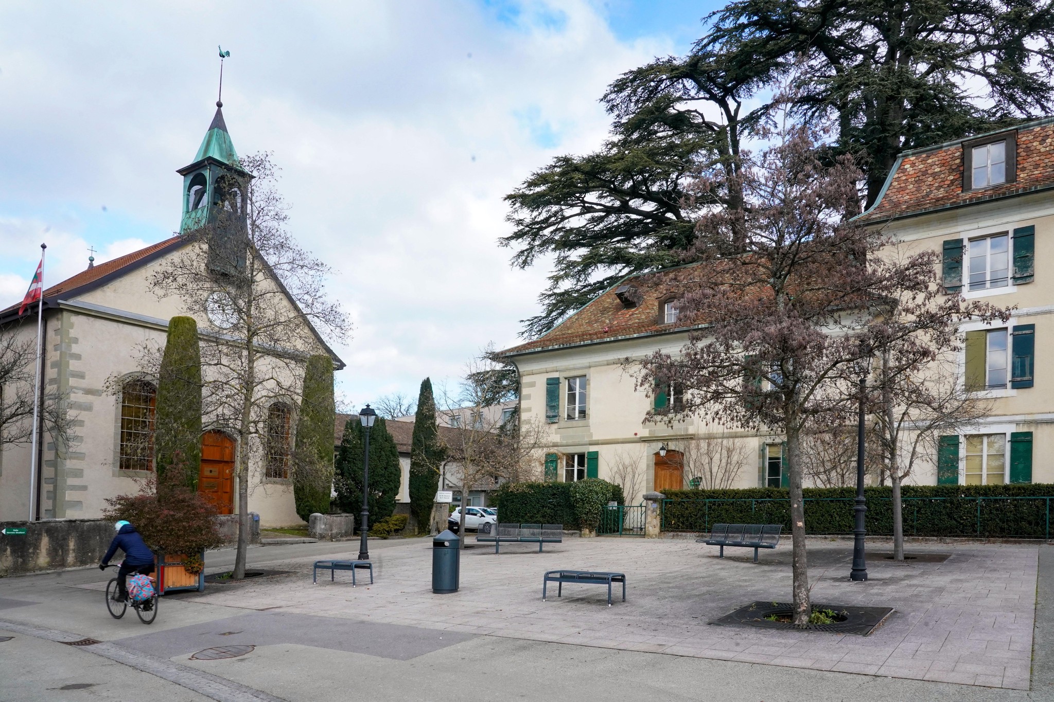 La salle du Conseil municipal d’Onex, dans une ancienne église de la place Duchêne. 