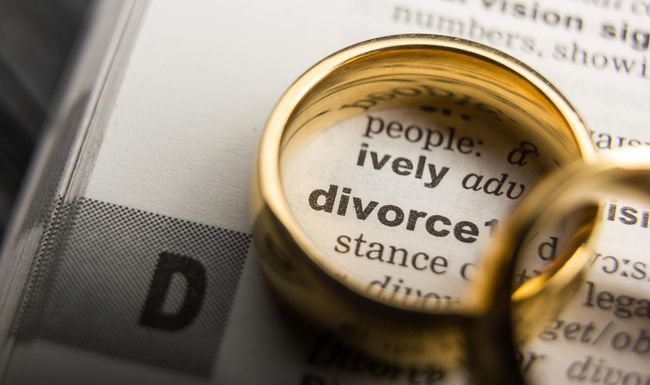 «Adultère», «comportement déraisonnable» ou «désertion» figuraient jusqu’à présent dans le catalogue anglais des raisons pour divorcer: maintenant, on peut y ajouter «à l’amiable».