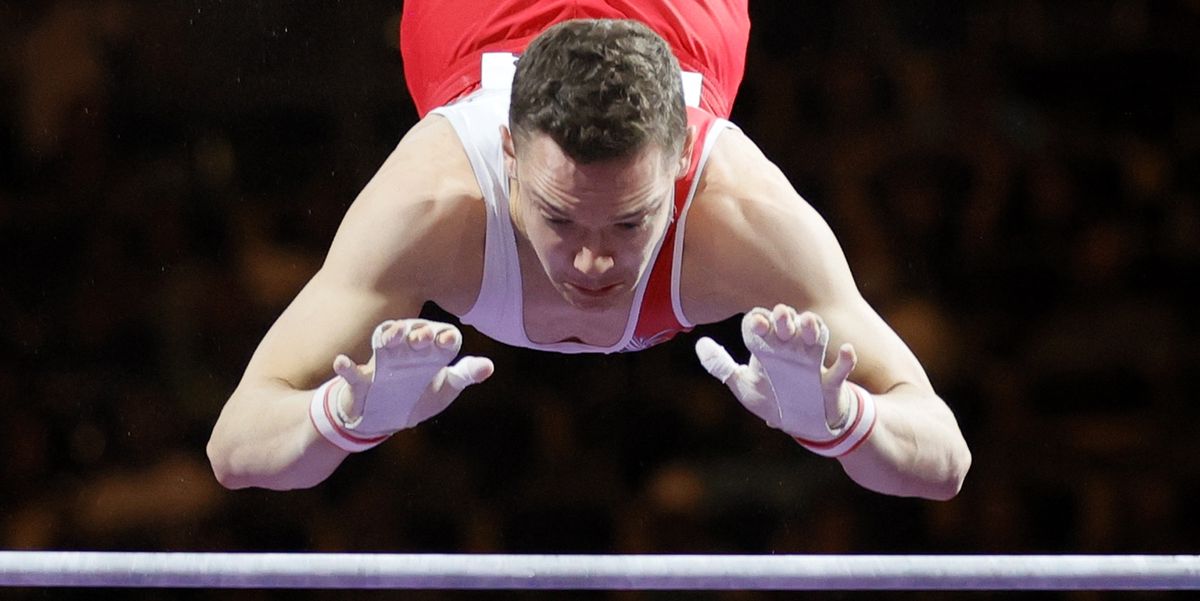 epa10132156 Noe Seifert of Switzerland competes in the men's final on the Horizontal Bar during the Artistic Gymnastics events at the European Championships Munich 2022, Munich, Germany, 21 August 2022. The championships will feature nine Olympic sports, Athletics, Beach Volleyball, Canoe Sprint, Cycling, Artistic Gymnastics, Rowing, Sport Climbing, Table Tennis and Triathlon.  EPA/RONALD WITTEK