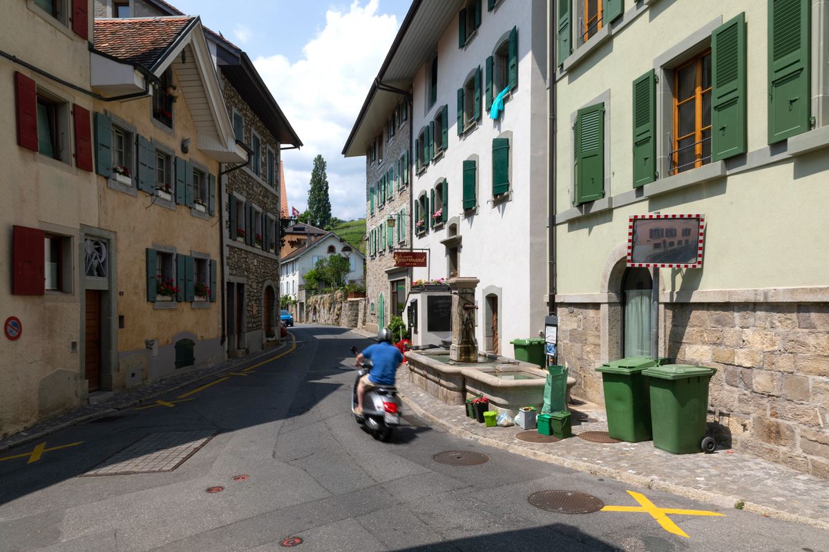 La traversée d’Épesses à la hauteur de la fontaine constitue un des endroits critiques en cas de fort trafic.