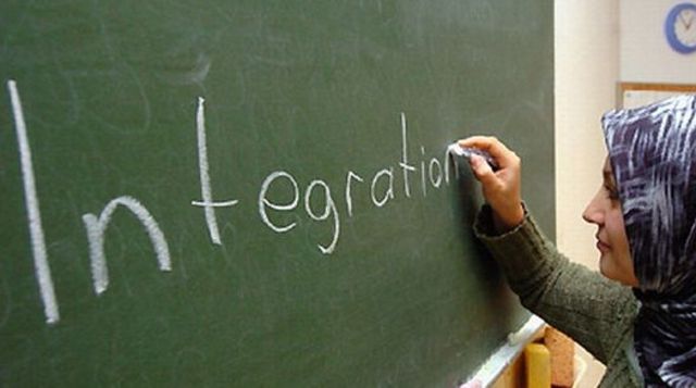 Les Etats veulent encourager et exiger l'intégration