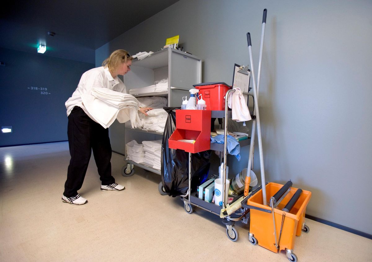 Dans le canton de Genève, le personnel employé dans le domaine du nettoyage gagne aujourd’hui le salaire minimum cantonal de 23 fr 27 de l’heure soit davantage que ce que prévoit la CCT étendue au niveau suisse.