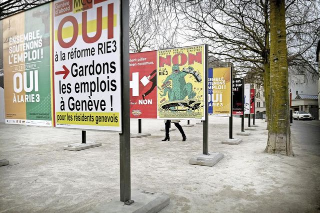 Les affiches fleurissent aussi aux portes de la Veille-Ville de Genève: chaque camp joue sur la peur, celle des suppressions d'emplois d'un côté, de l'explosion des pertes fiscales de l'autre.
