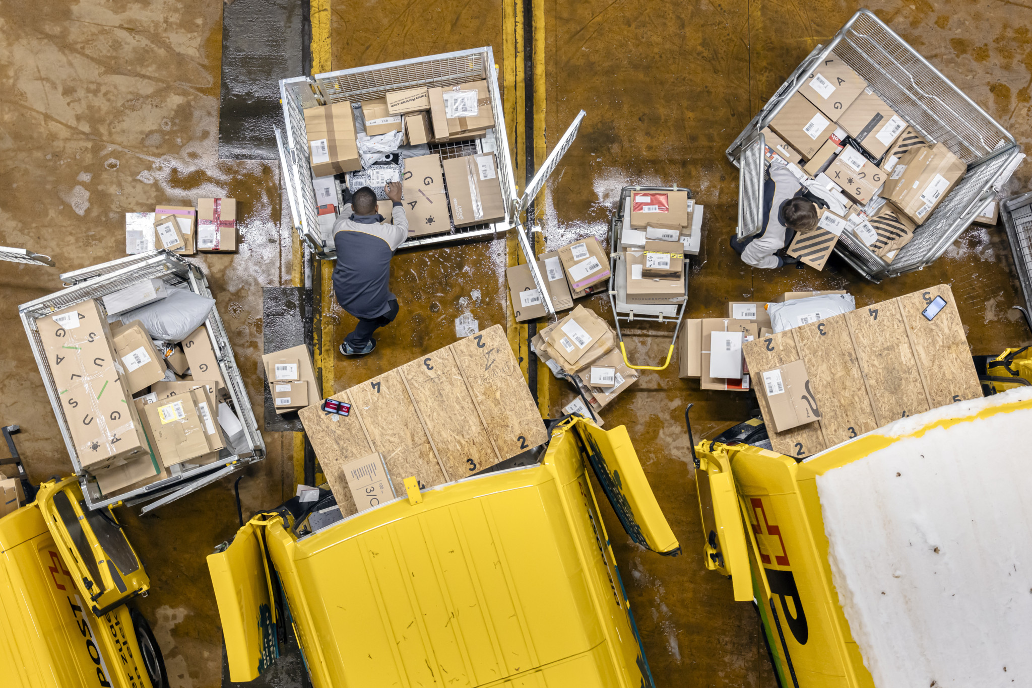 «Apropos» – der tägliche Podcast: «Päckliflut» made in Switzerland: Nur jedes zehnte Paket kommt aus China