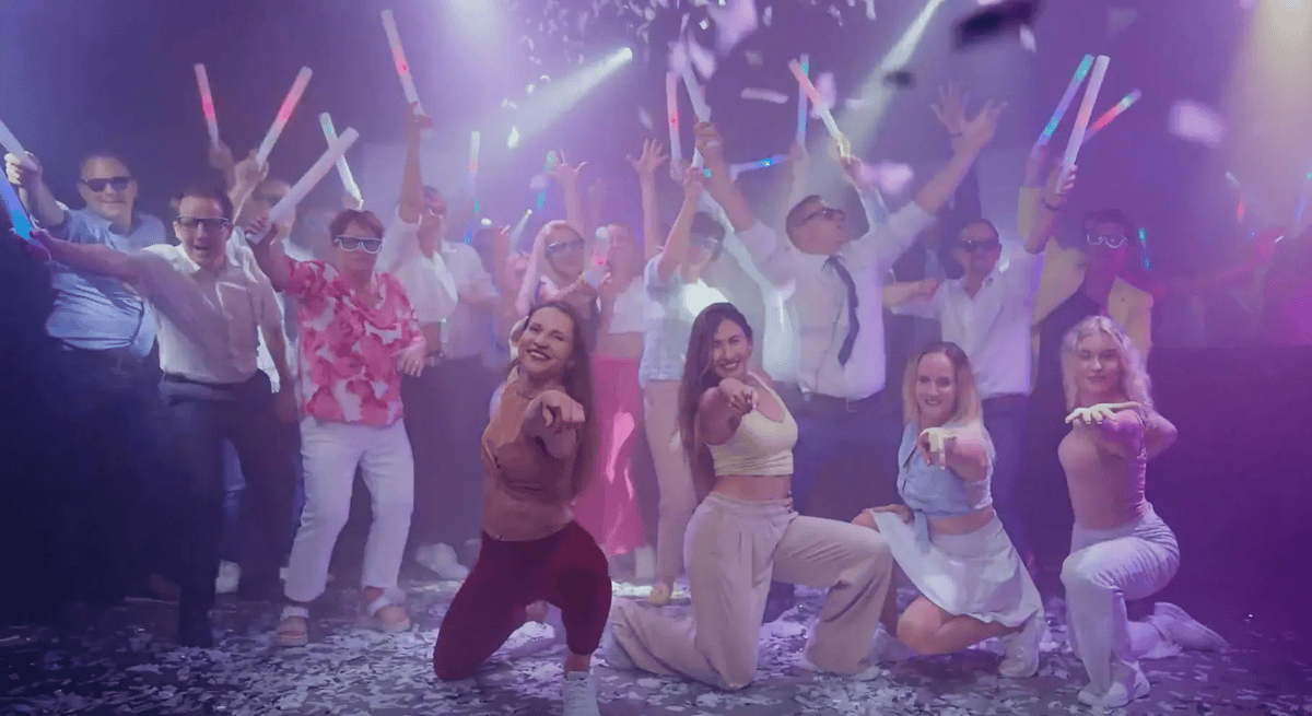 L’UDC change le refrain et republie son clip de campagne