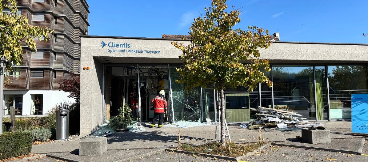 Attaque à l’explosif à Thayngen: Il dynamite un bancomat et se blesse grièvement