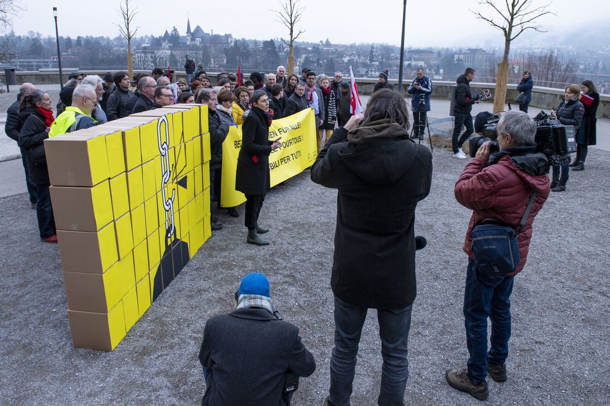Nationalraetin, Barbara Gysin, SP/SG, vor der Einreichung der Unterschriften fuer ihre Praemien-Entlastungs-Initiative, am Donnerstag 23. Januar 2020, in Bern. (KEYSTONE/ Marcel Bieri)