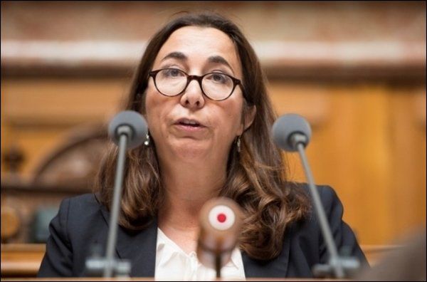 La Vaudoise Cesla Amarelle, qui s'exprimait au non de la commission, a donné un cours de constitutionnalité qui a mal passé aurès des élus UDC: