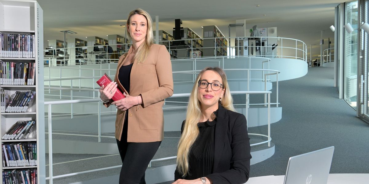 Les cofondatrices d'Ex Nunc Intelligence Zoe Berry et Kyriaki Bongard