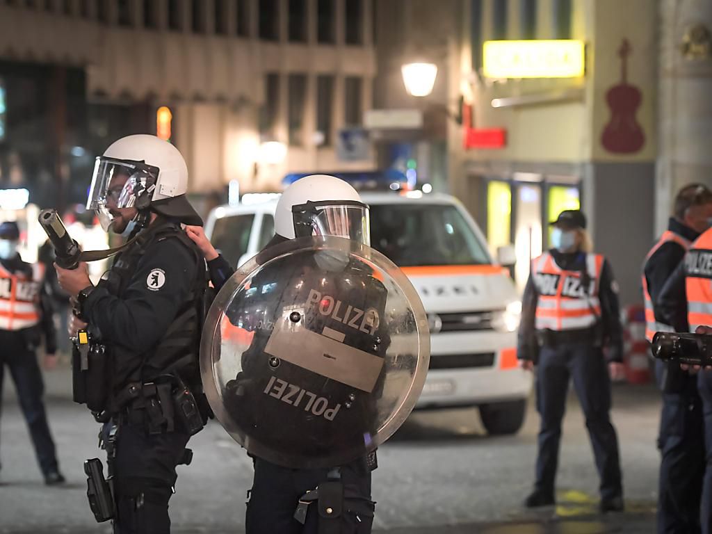 La police était déployée avec un important dispositif sur la «Roten Platz» à Saint-Gall.