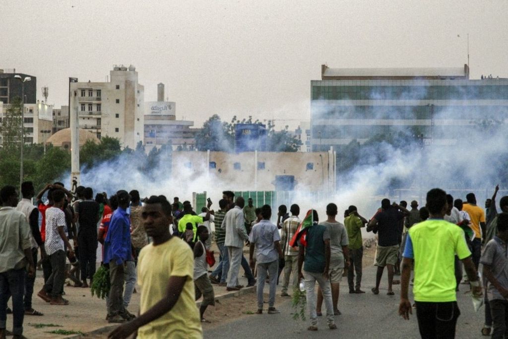 Une dizaine de morts lors des manifestations