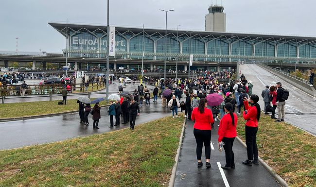 Am Donnerstag und Freitag musste der Euro Airport in Basel gleich zwei Mal aufgrund von Bombendrohungen evakuiert werden.