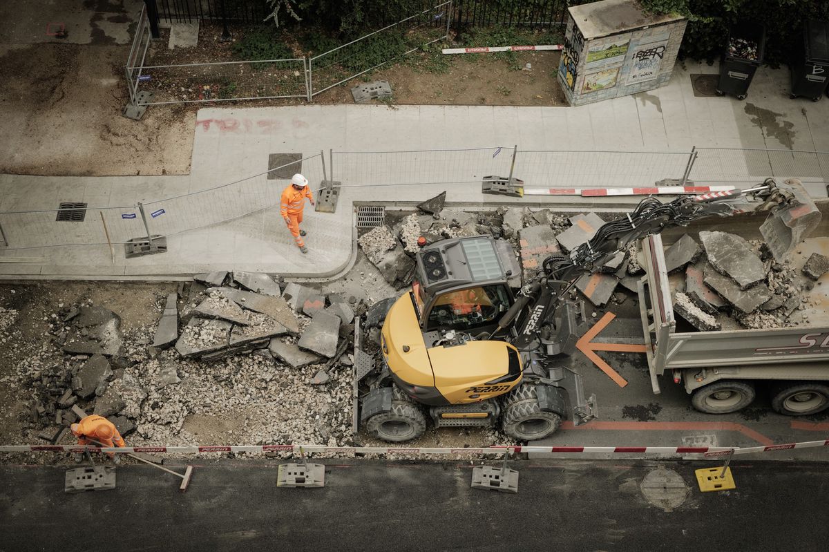 Le chantier sur la rue des Rois.