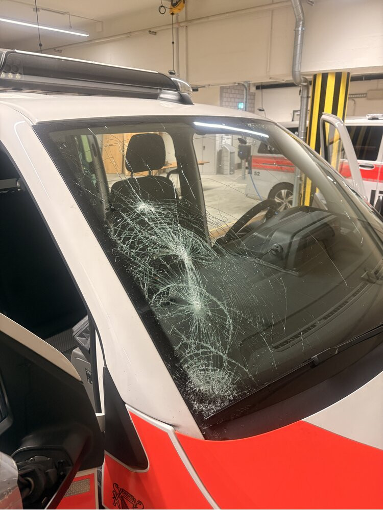 Einsatz in Wipkingen: Polizei bei illegaler Party in Zürich mit Flaschen attackiert