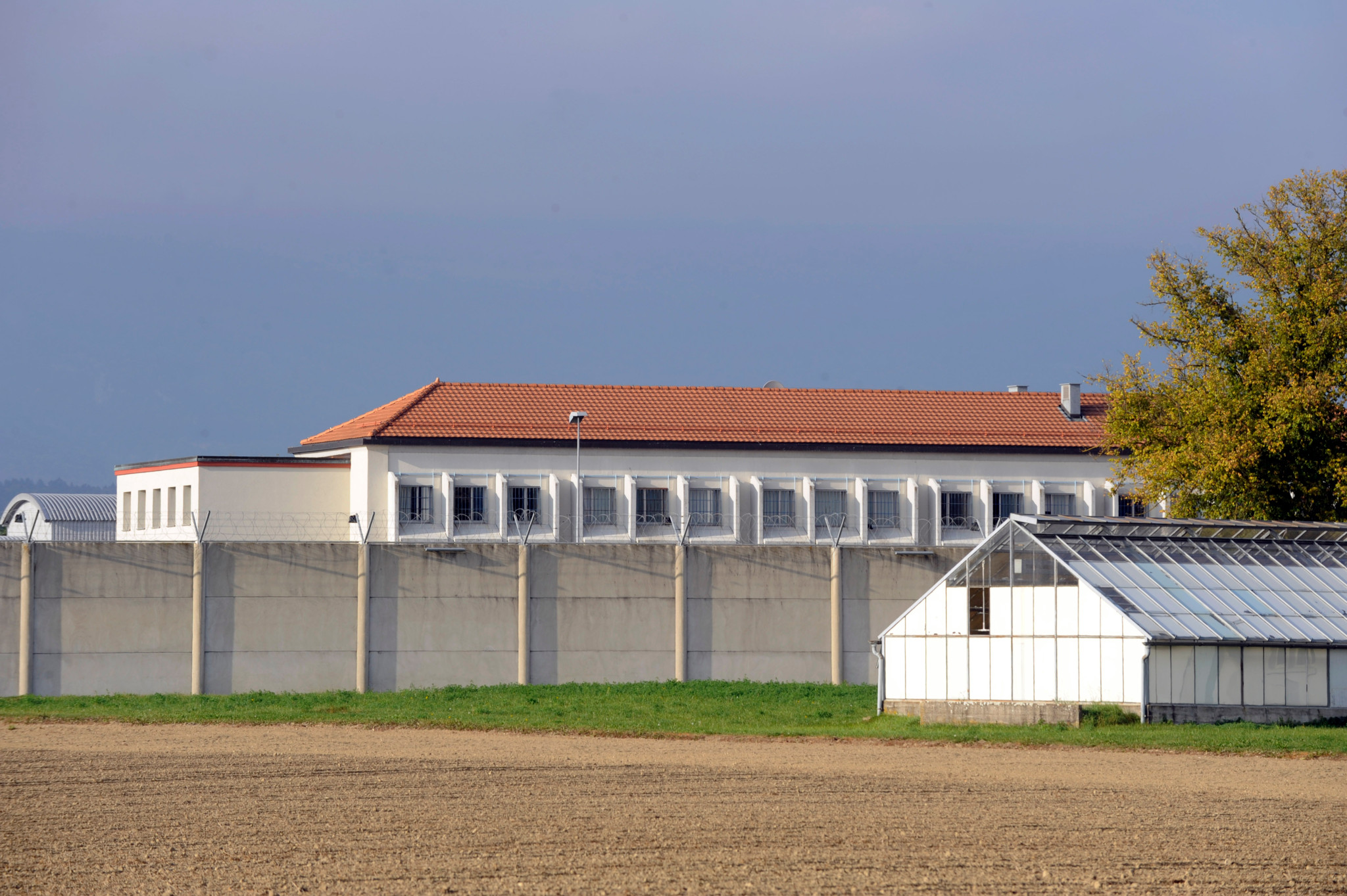 Prison de la Croisée: Un gardien de prison corrompu faisait passer drogue et messages secrets