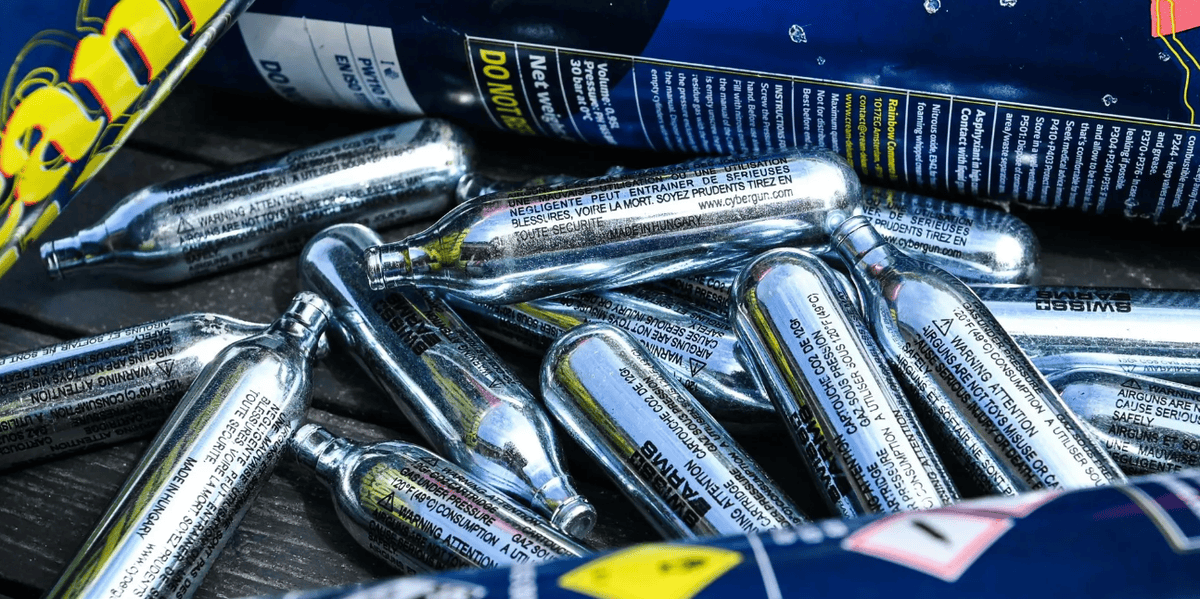 Haute-Savoie: le gaz hilarant interdit six mois