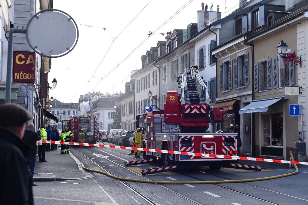 Le moteur en feu d'un réfrigérateur bloque les trams à Carouge