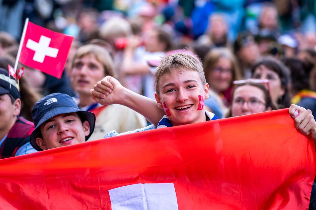 La fête nationale a rassemblé les 30’000 scouts devant la grande scène du camp. 
