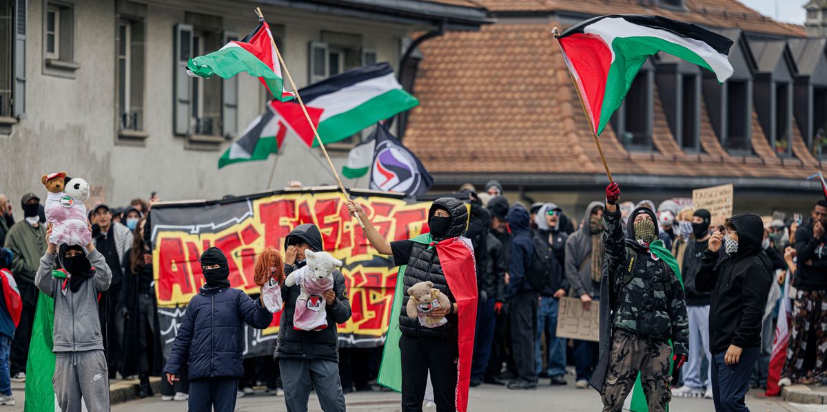Lausanne: 2000 personnes en soutien Ã  Gaza, lâUBS vandalisÃ©e