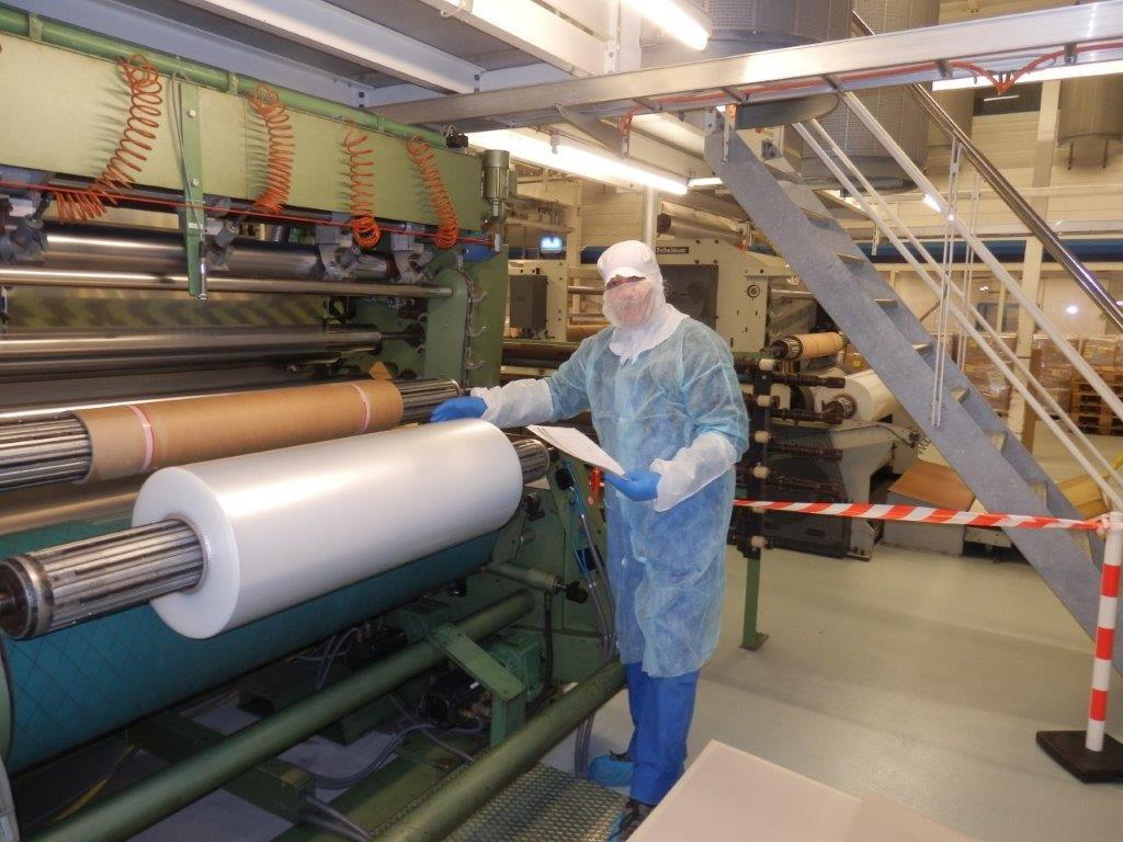 «Steril verpackt»: Leser Hans Arni an seinem ehemaligen Arbeitsplatz bei der Folag AG.