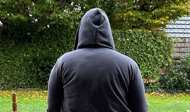 Fabienne* (37) lebt mit mehreren psychischen Krankheit. Als zweifache Mutter ist sie oftmals mit Vorurteilen konfrontiert. 