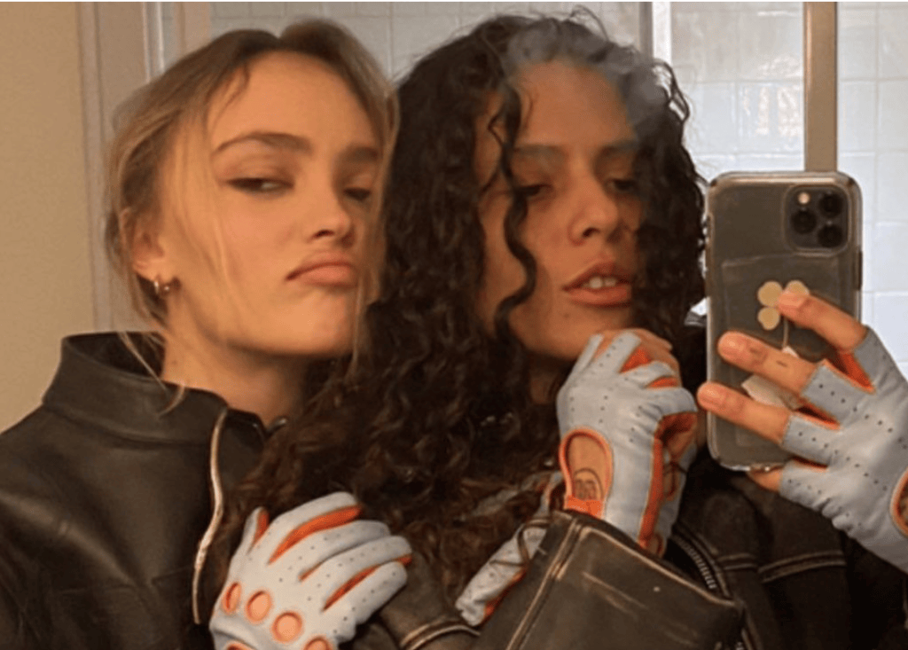 Baiser fougueux LilyRose Depp a craqué pour une rappeuse L'essentiel