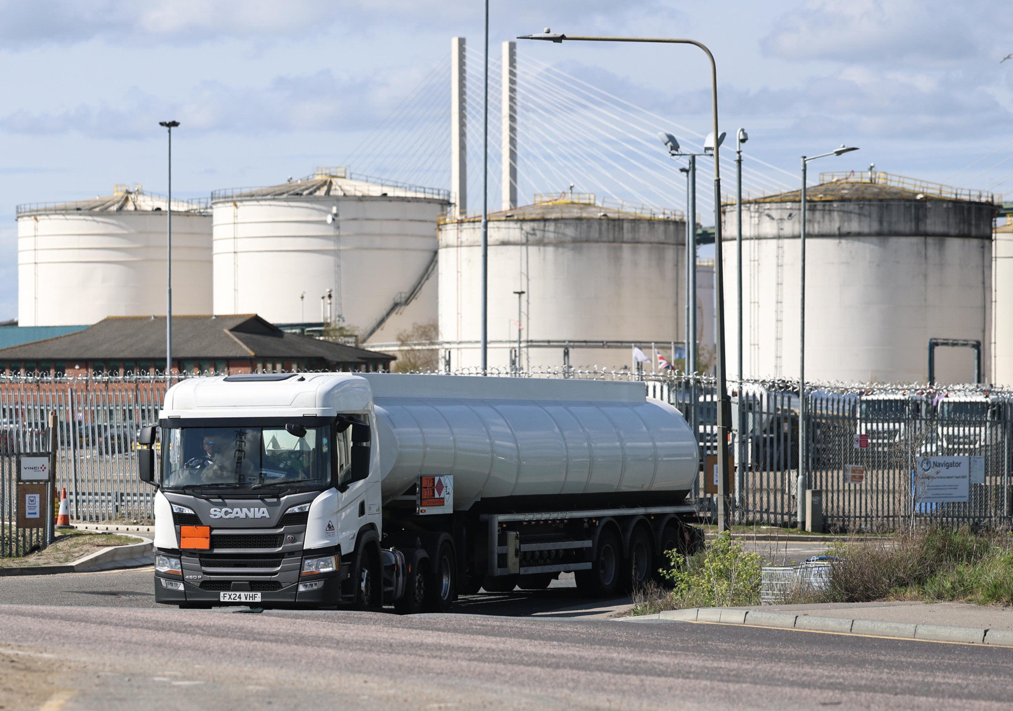 Geldberater zu Branchen-Investitionen: Wie man in Aktien aus dem Halbleitersektor anlegen kann