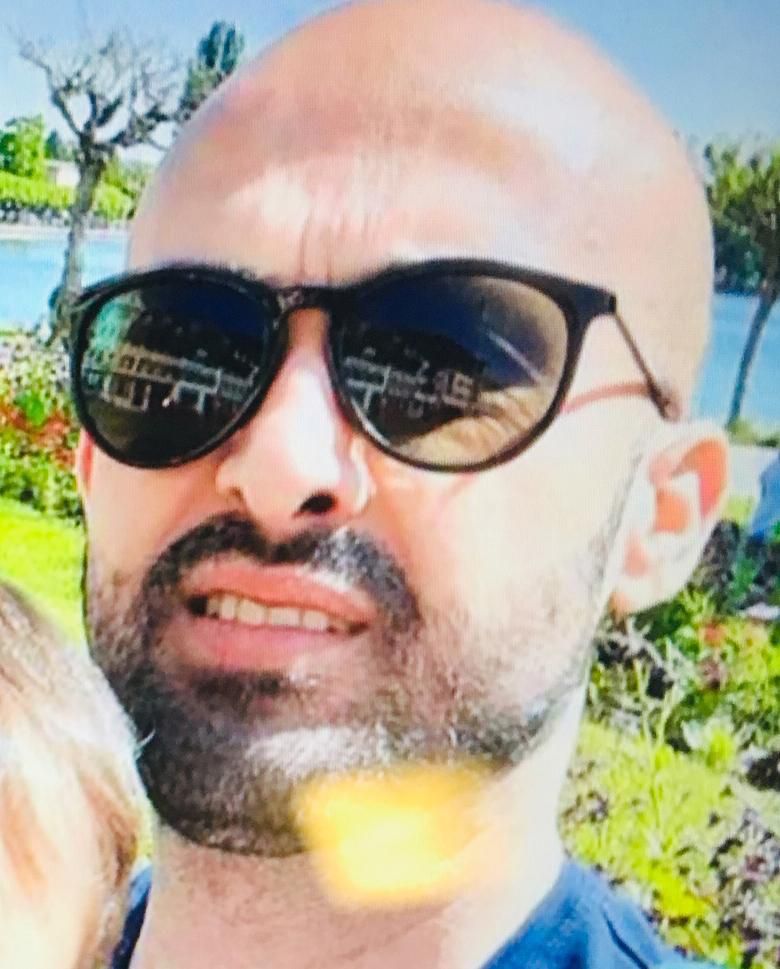 Von seinem Vater fehlt ebenfalls jede Spur. 