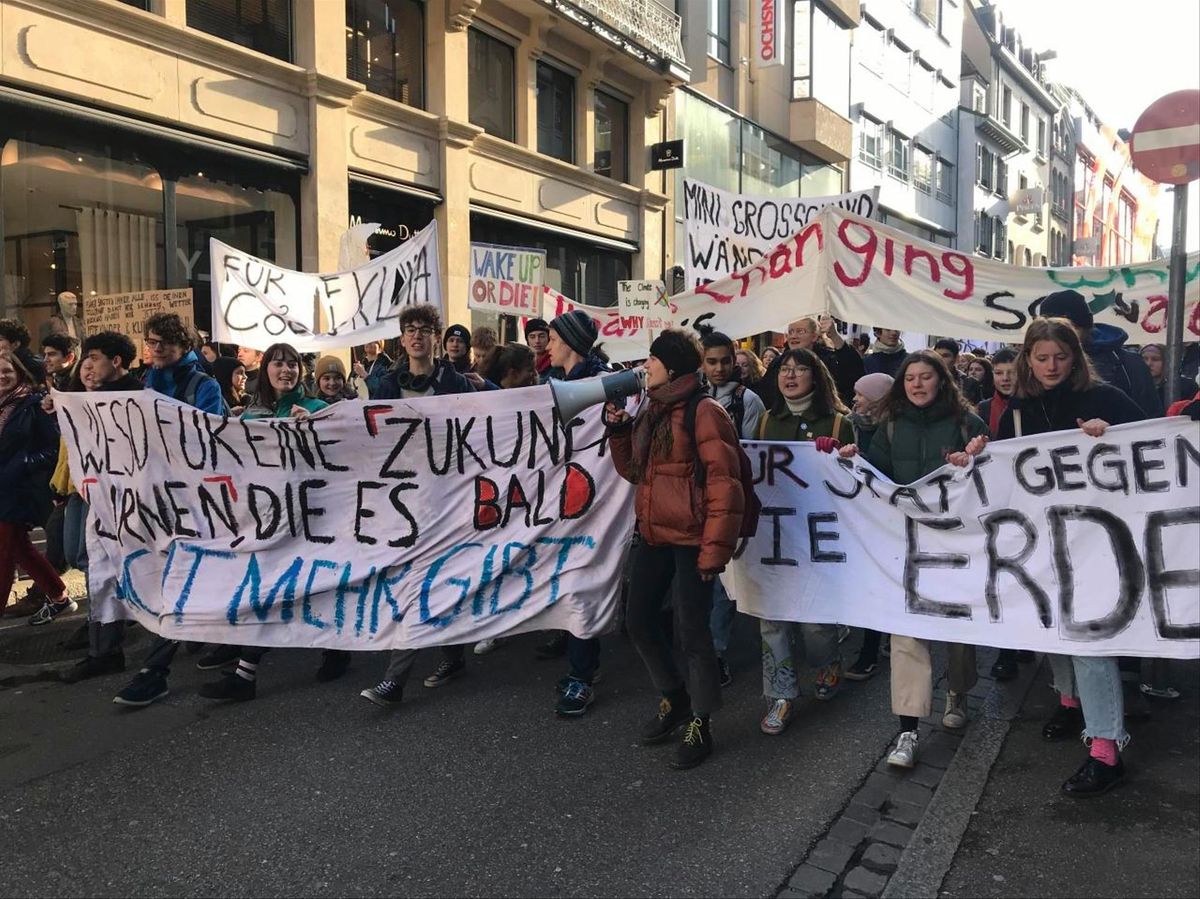 Klimademonstrationen mobilisieren immer wieder zahlreiche Teilnehmende, wie hier in Basel am 18. Januar 2019.