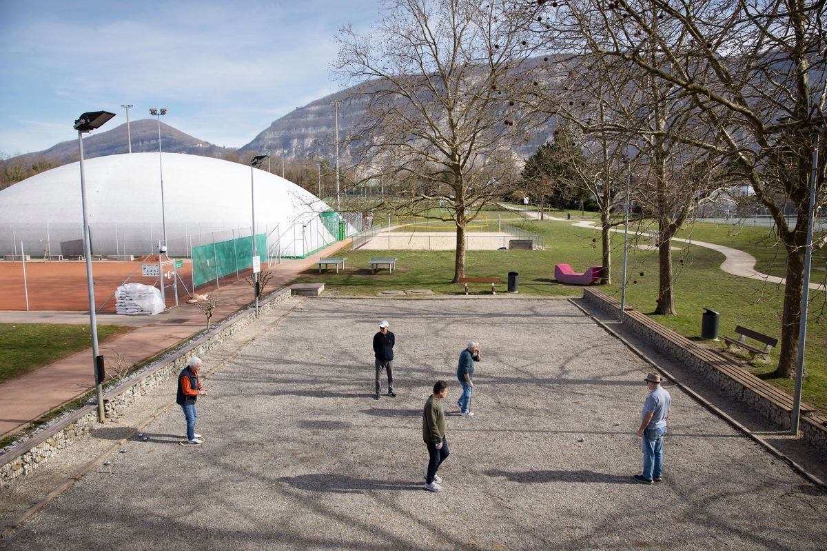 Les cinq terrains supplémentaires seront construits cet automne entre les terrains actuels et le terrain de beach-volley du centre sportif de Grand-Donzel.
