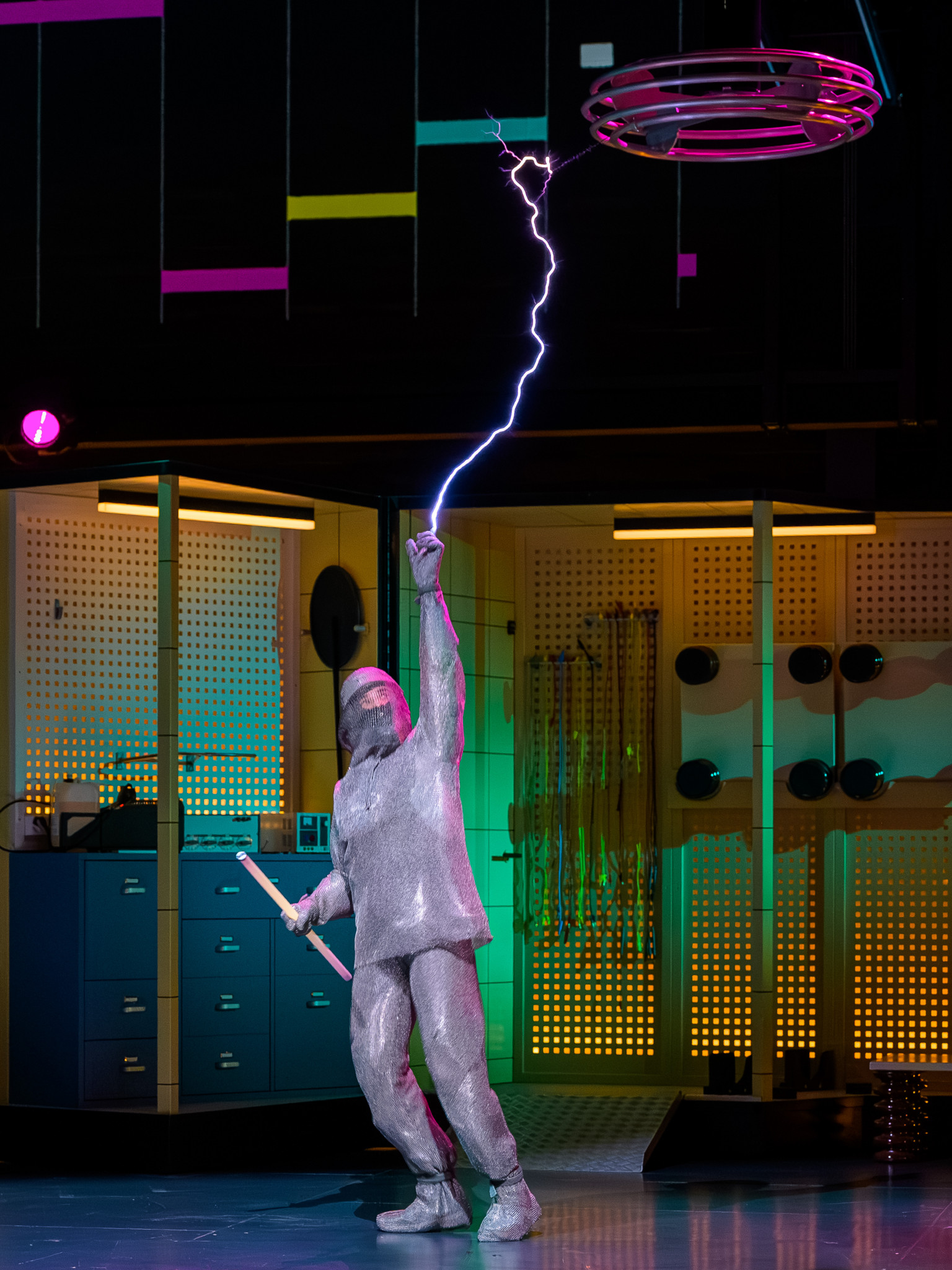 Neue Blitzshow im Technorama Winterthur: Kitzeln und Brennen: So fühlt es sich an, einen Blitz zu berühren