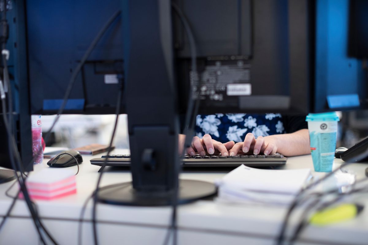 The editorial office of the free daily newspaper 20 Minuten (English: 20 Minutes), pictured at their headquarters in the building of media company Tamedia, to which the newspaper belongs, on Werdstrasse in Zurich, Switzerland, on January 8, 2019. (KEYSTONE/Gaetan Bally)