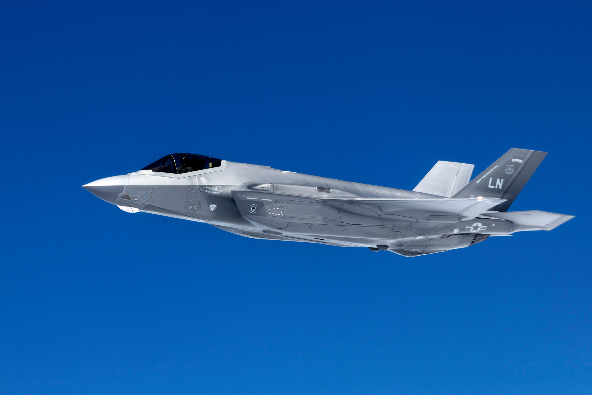 Avions de combat F-35: Trois communes recourent contre le bruit des futurs jets militaires