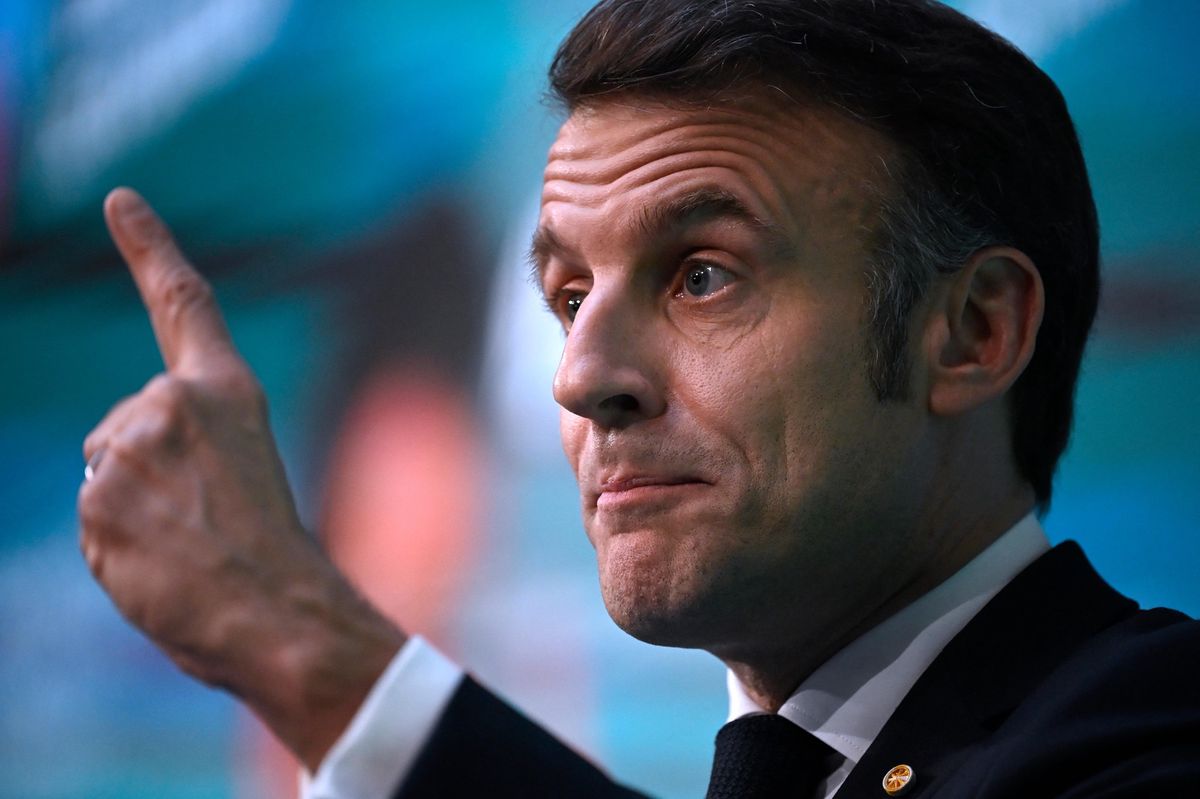 Emmanuel Macron prononce un discours au Forum d’affaires franco-portugais à Porto, lors d’une visite d’État au Portugal, le 28 février 2025.