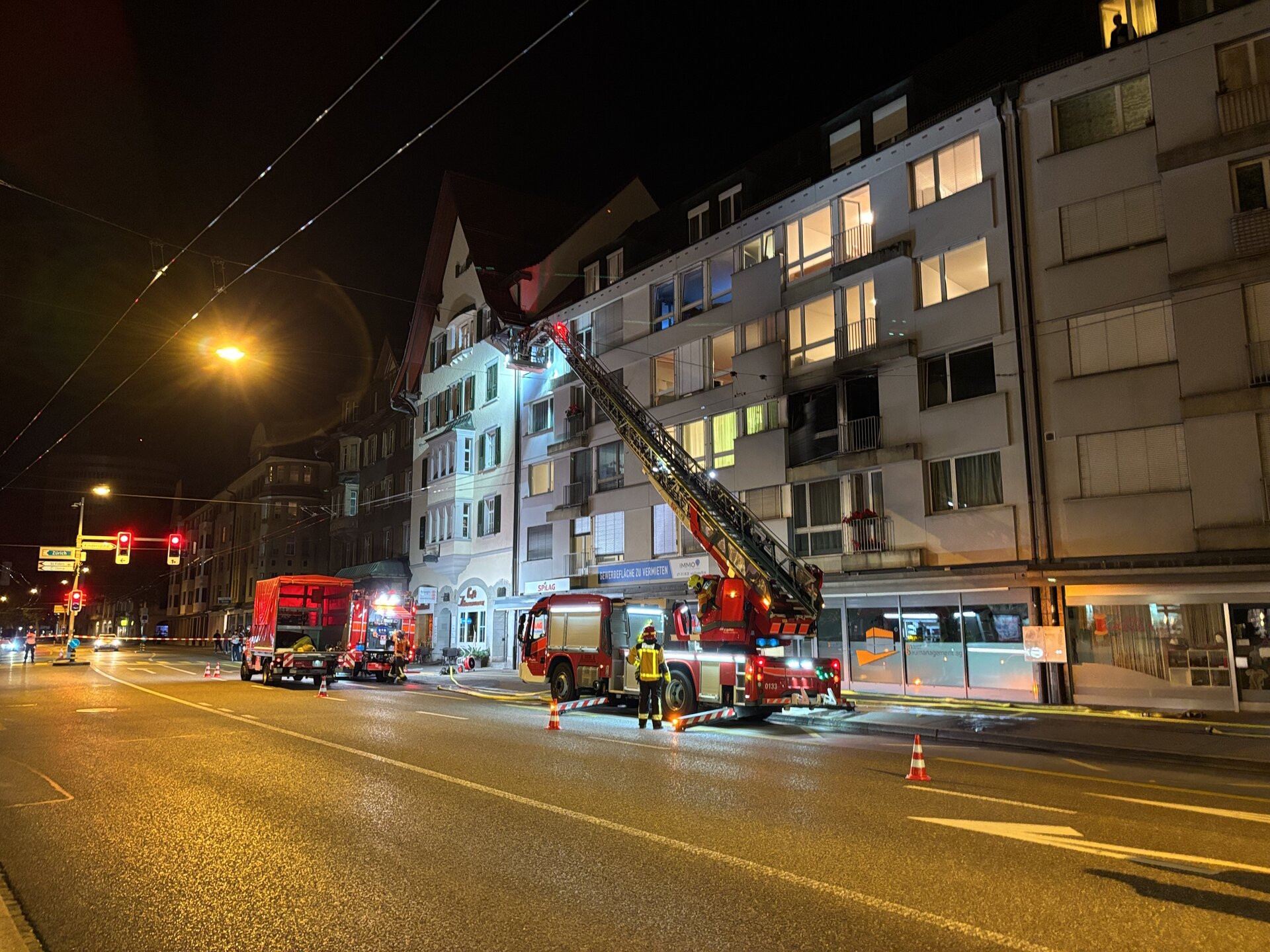 Incendie à Saint-Gall: Un homme de 24 ans grièvement blessé dans un feu d’appartement