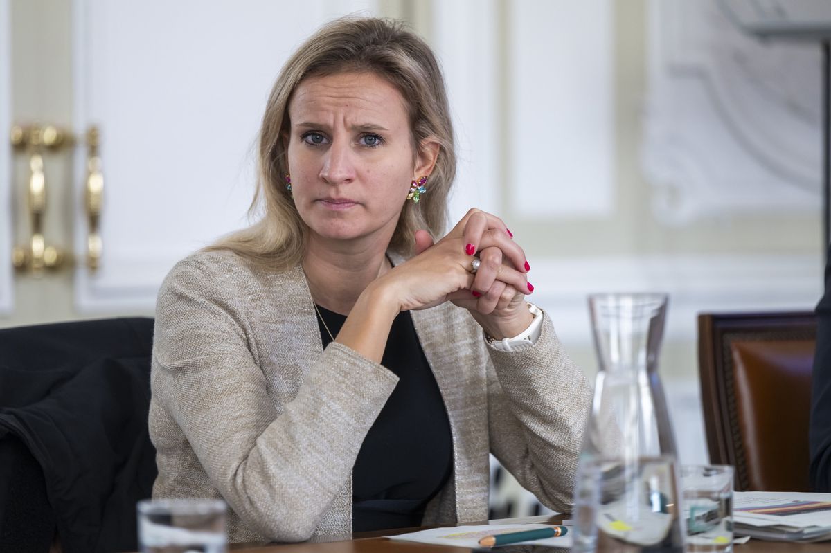 La conseillere d'Etat genevois, Delphine Bachmann, s'exprime, sur la presentation du Conseil d'Etat de son programme de legislature 2023-2028, lors d'une conference de presse du Conseil d'Etat genevois in corpore, ce mercredi 29 novembre 2023 a Geneve. (KEYSTONE/Martial Trezzini)