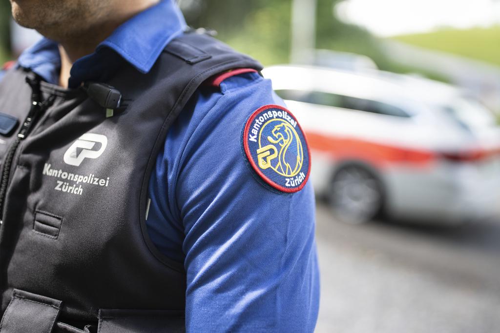 Un homme a été grièvement blessé à l’arme blanche à Oberwinterthur (ZH) et la police a arrêté deux suspects (photo d’illustration).
