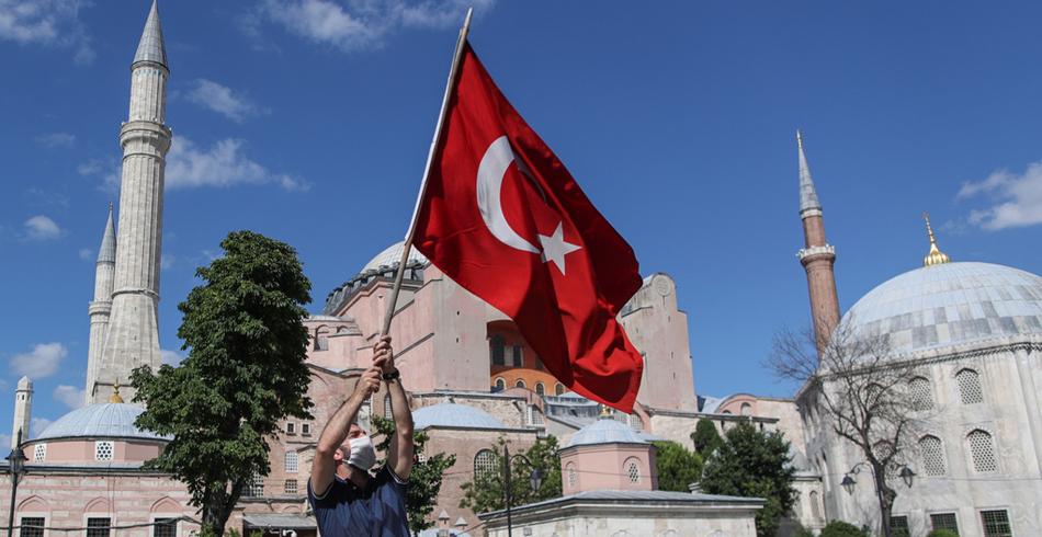 Auch die stark geschmolzenen Währungsreserven des Landes haben den Niedergang der Lira beschleunigt.