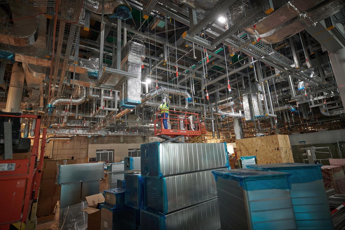 Travaux de construction de l’une des chaînes de production du vaccin Moderna, fin septembre sur le complexe Lonza à Viège, en septembre 2020