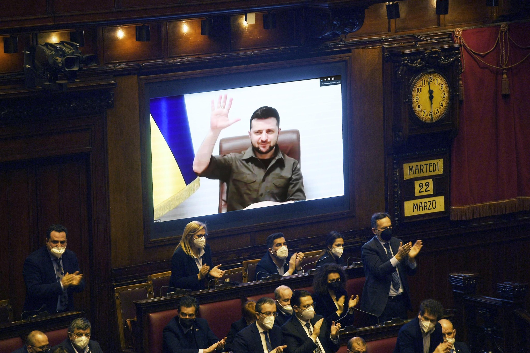 Le président ukrainien Volodymyr Zelensky lors de son discours au parlement italien, le 22 mars 2022.  
