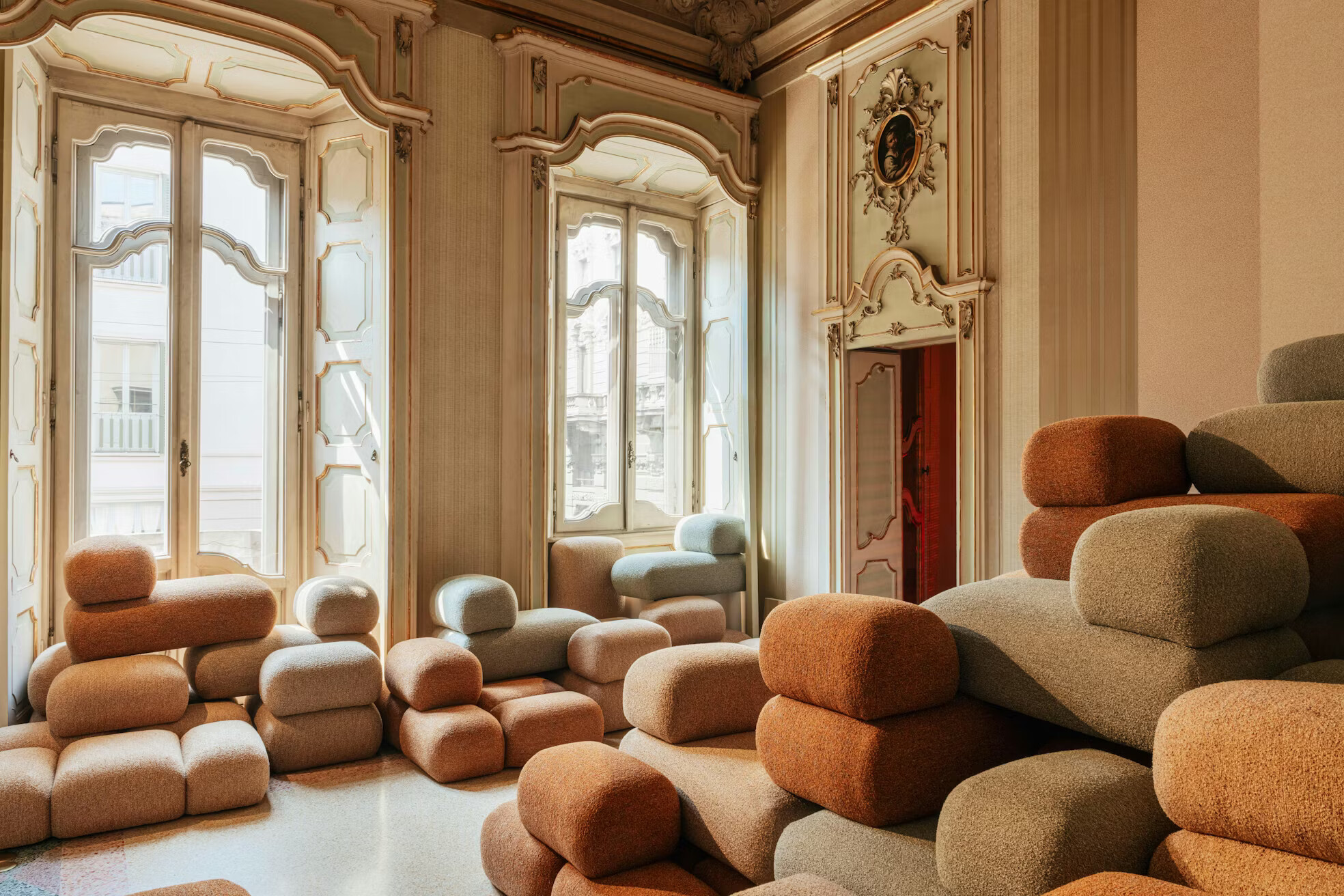 Salone del Mobile in Mailand: Ai Weiwei macht nun Seidenkunst – und H&M landet einen Coup