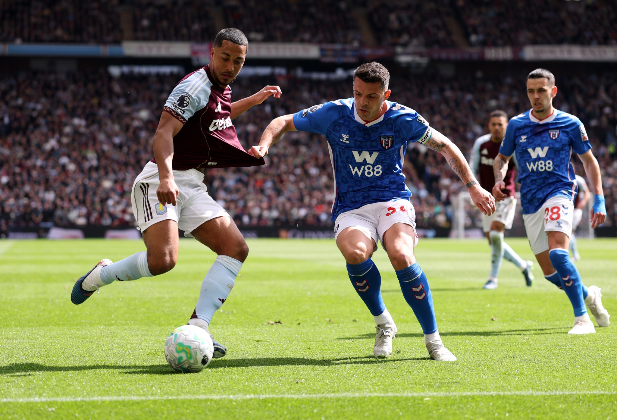 Spannende Premier League: Xhaka verliert Torfestival, Reds gewinnen Merseyside-Derby in extremis