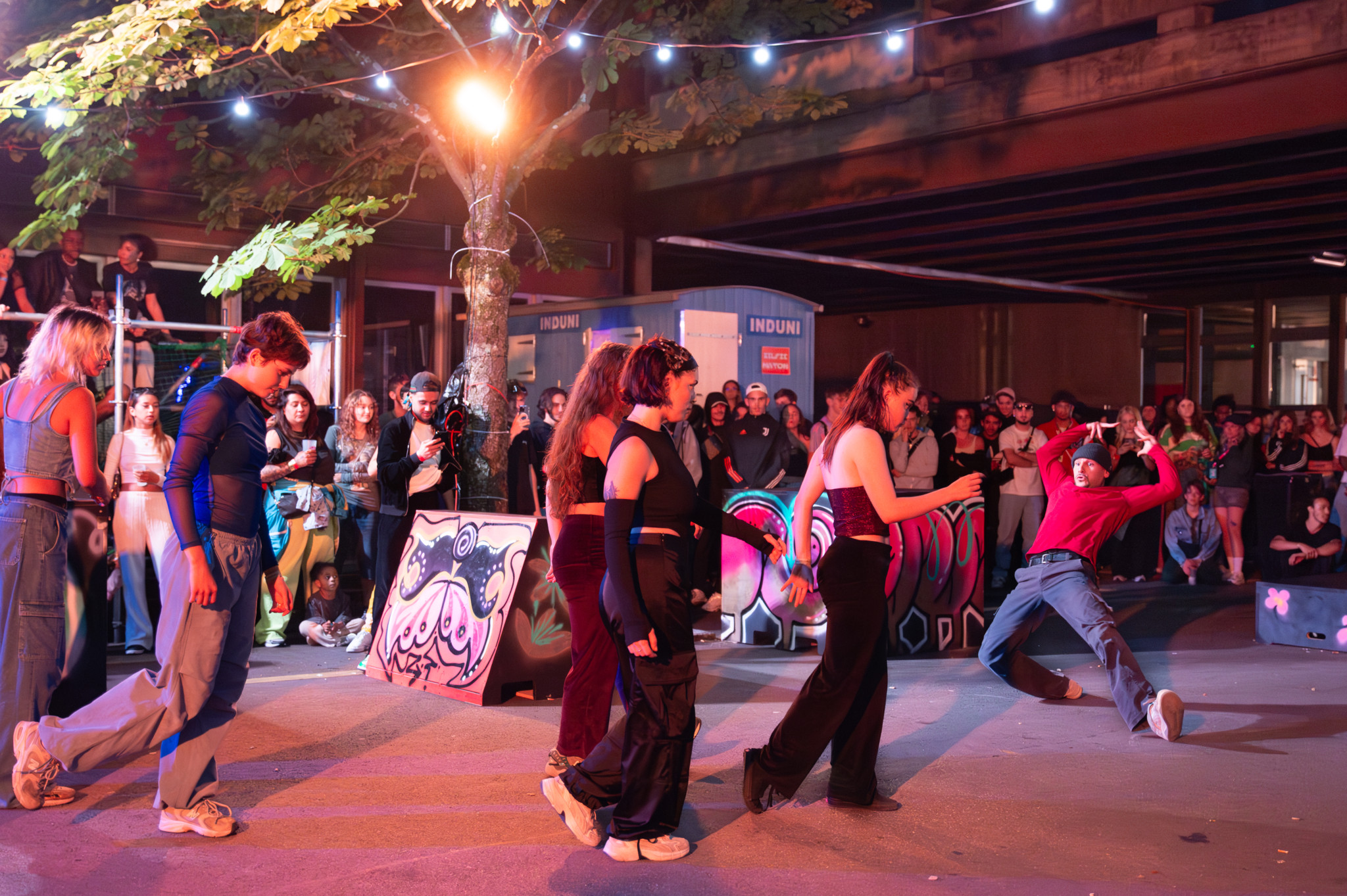 Festival Transforme, interlude entre les concerts avec la troupe de l’Urban Move Academy.
