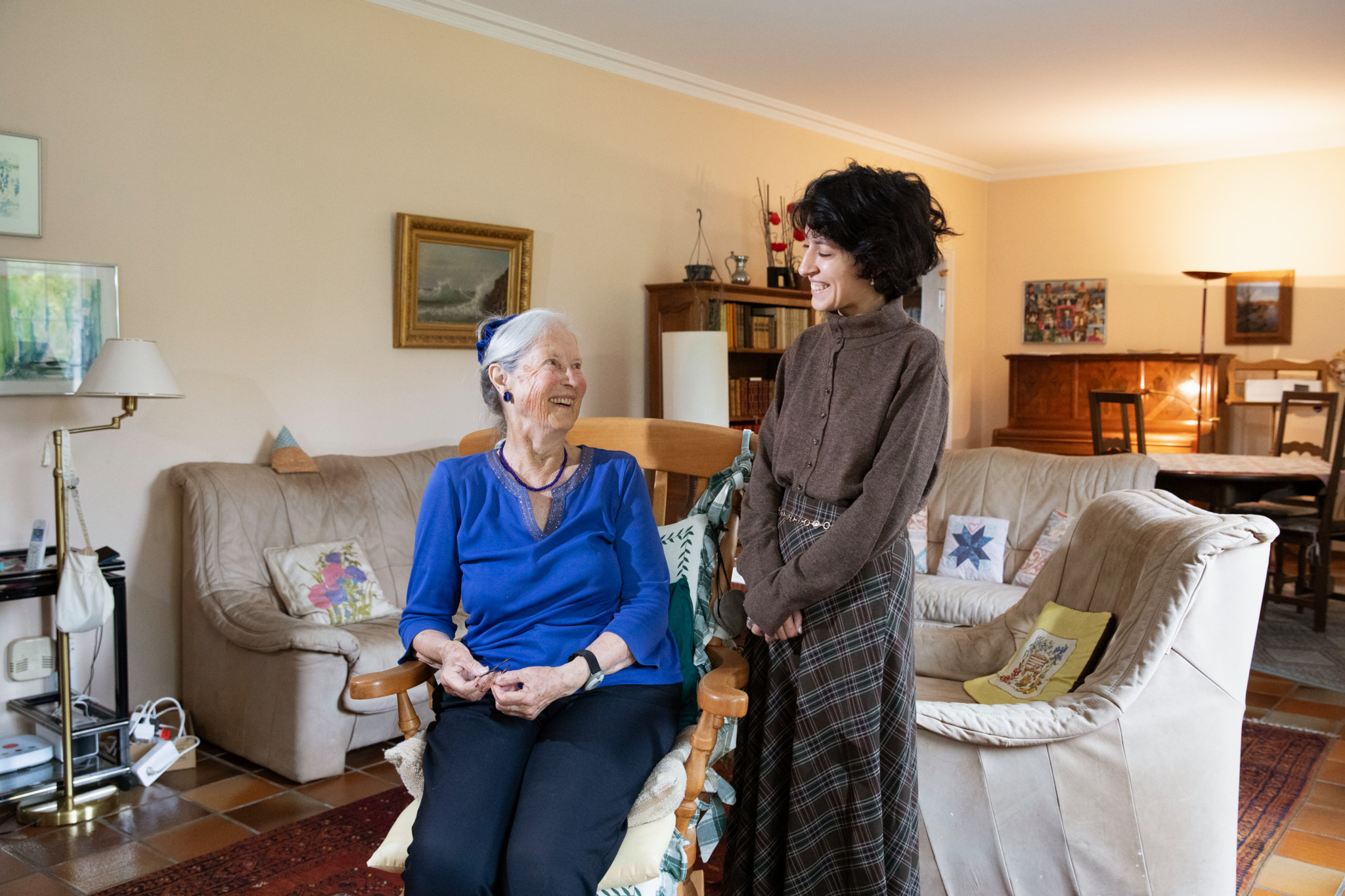 Colocation intergénérationnelle: À Thônex, Imane et Marie-Antoinette cohabitent dans la bonne humeur