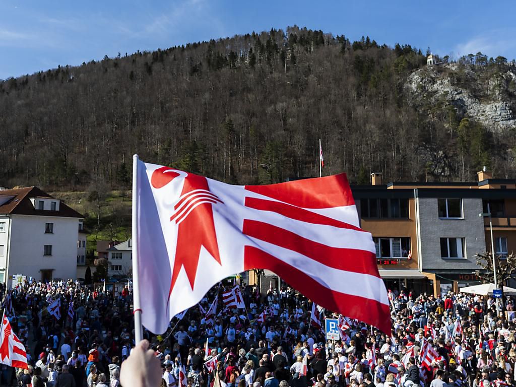 La ville de Moutier (BE) pourrait rejoindre avant le 1er janvier 2026 le canton du Jura. Le Parlement jurassien a accepté une motion qui demande que la cité prévôtoise soit intégrée dans le canton du Jura au 1er janvier 2024 (photo symbolique).