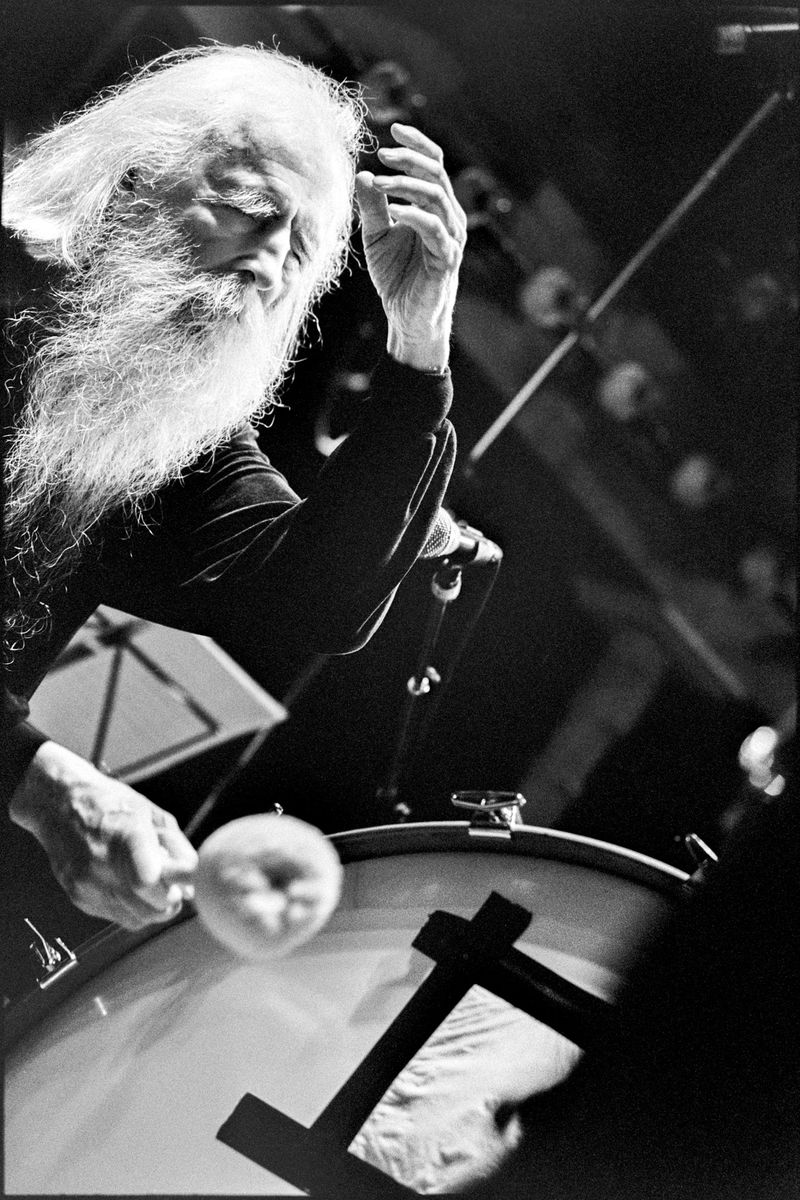 Louis Thomas Hardin (1916-1999), besser bekannt als Moondog, US-Amerikanischer Komponist und Musiker, im Konzert in der Muehle Hunziken, in Rubigen bei Bern, am 19. Oktober 1994. (KEYSTONE/Alessandro della Valle)