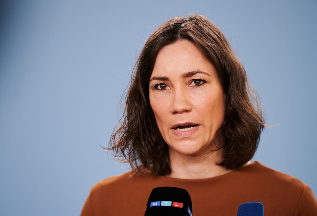 Anne Spiegel (Bündnis 90/die Grünen), Bundesministerin für Familie, Senioren, Frauen und Jugend bei ihrer Entschuldigung für ihr Verhalten nach der Flutkatastrophe.