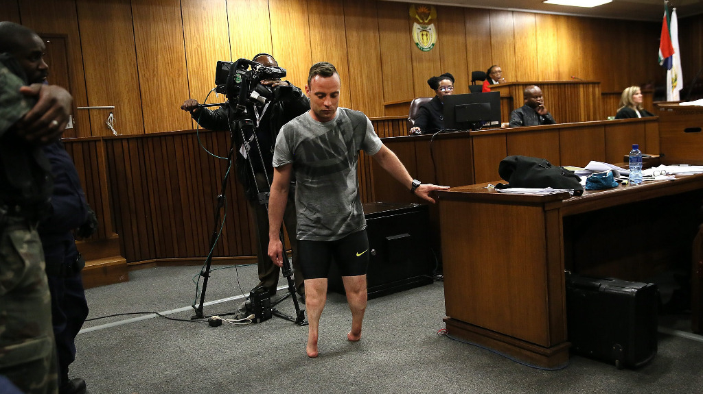Pistorius legt seine Prothesen vor Gericht ab